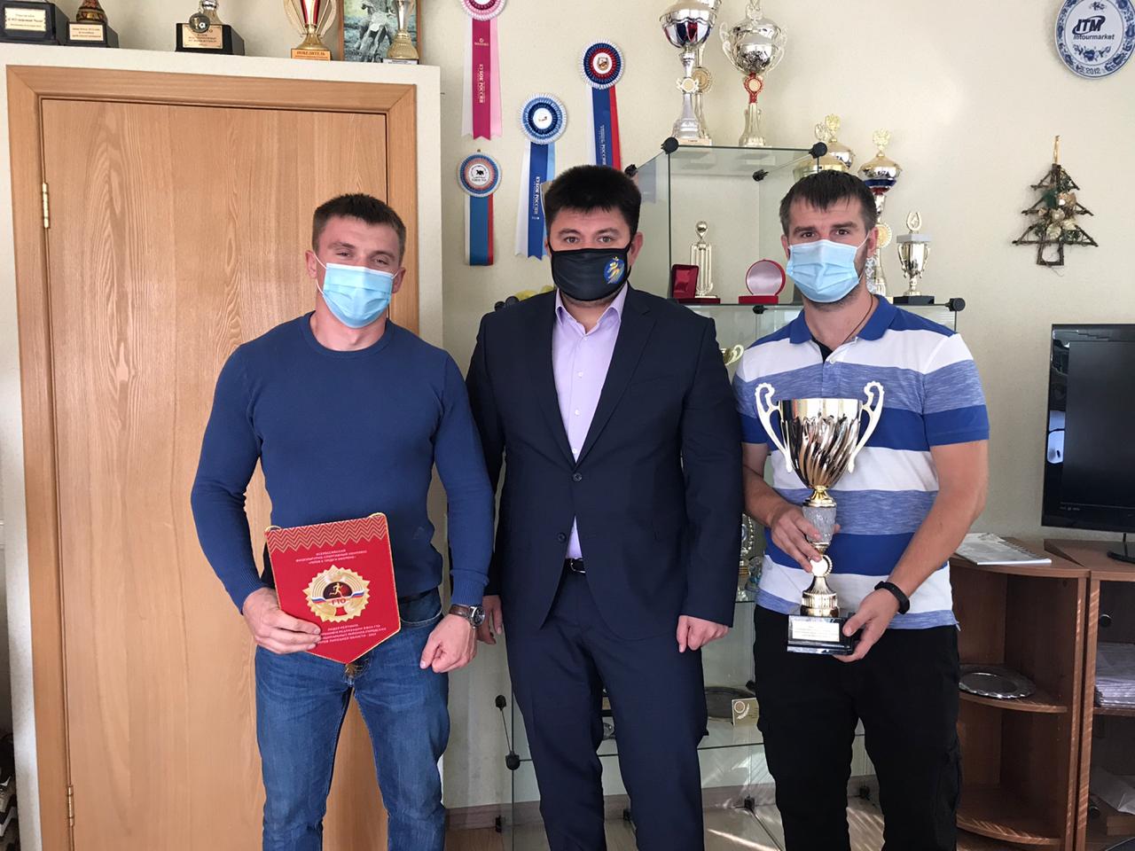 Переходящий Кубок и Вымпел Лидера рейтинга по внедрению и реализации ВФСК ГТО