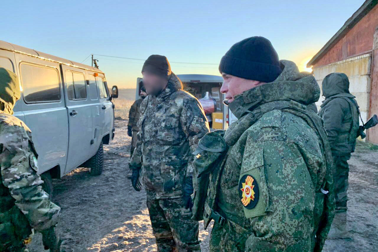 Игорь Артамонов посетил липецких бойцов в зоне СВО Игорь Артамонов посетил липецких бойцов в зоне СВО